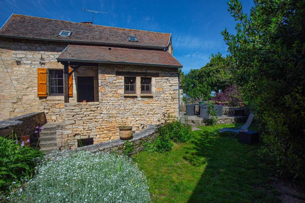 Maison En Pierres Au Coeur Du Village Medieval De Villeneuve Exterior photo