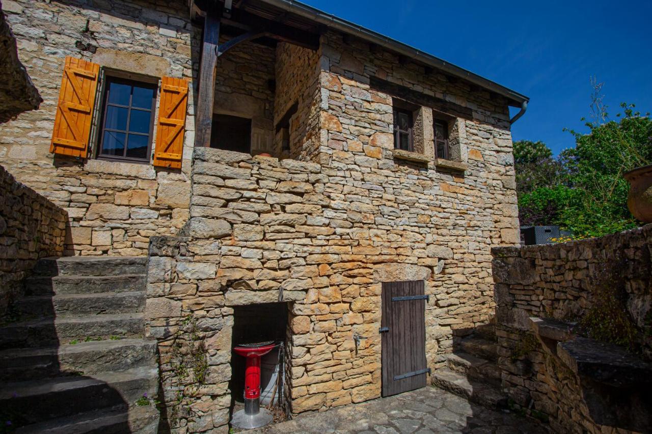 Maison En Pierres Au Coeur Du Village Medieval De Villeneuve Exterior photo