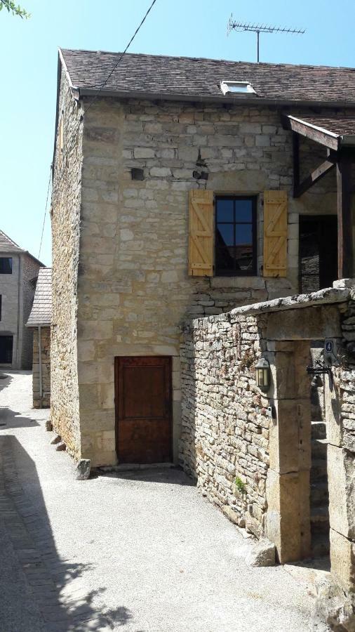 Maison En Pierres Au Coeur Du Village Medieval De Villeneuve Exterior photo